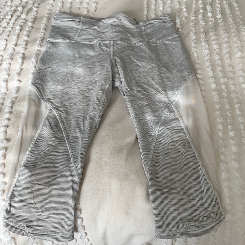 Luluemon side mesh leggins with back zipper